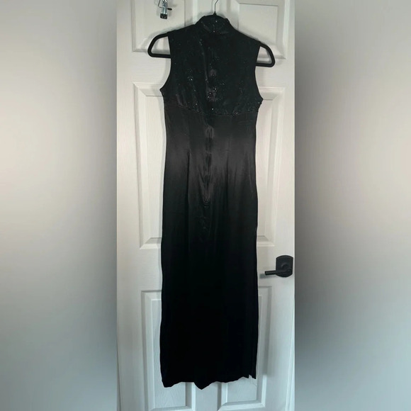 Zum Zum by Niki Livas Asian Inspired Mock neck Sequin Satin Black Dress Size 5-6 - Picture 7 of 13